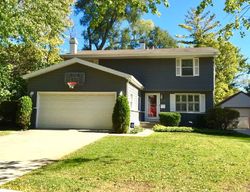 Pre-foreclosure in  ELMWOOD DR Highland Park, IL 60035