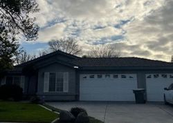 Pre-foreclosure in  WINTER GROVE DR Bakersfield, CA 93313