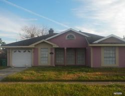 Pre-foreclosure in  HONEYSUCKLE LN Westwego, LA 70094