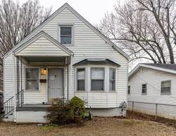 Pre-foreclosure in  GRASTON AVE Louisville, KY 40216
