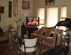 Pre-foreclosure in  N CLARENDON AVE S Chicago, IL 60613