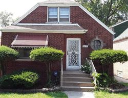 Pre-foreclosure in  S DANTE AVE Chicago, IL 60619