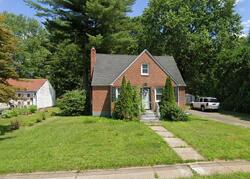 Pre-foreclosure in  SCHOOL ST Bloomfield, CT 06002