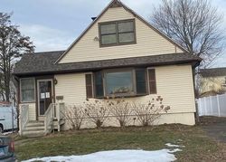 Pre-foreclosure Listing in JESSE AVE STRATFORD, CT 06614