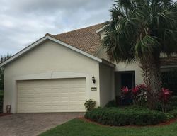 Pre-foreclosure in  FAIRMONT LN Naples, FL 34120