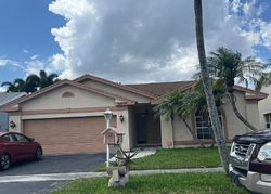 Pre-foreclosure in  WELLEBY ISLES LN Fort Lauderdale, FL 33351