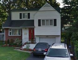 Pre-foreclosure in  BRIARCLIFFE RD Bergenfield, NJ 07621