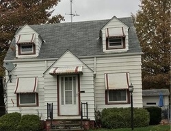 Pre-foreclosure in  E 221ST ST Euclid, OH 44117