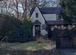 Pre-foreclosure in  PARKVIEW PL Mount Kisco, NY 10549