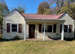Pre-foreclosure Listing in HIGHLAND ST KINGSPORT, TN 37664