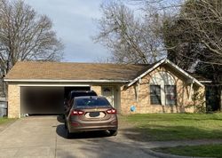Pre-foreclosure in  SUFFOLK LN Lancaster, TX 75134
