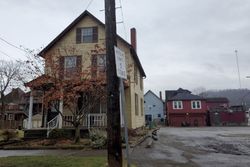 Pre-foreclosure in  3RD ST Pitcairn, PA 15140