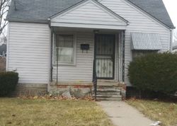 Pre-foreclosure in  WESTWOOD ST Detroit, MI 48228