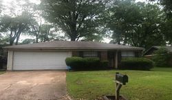 Pre-foreclosure in  17TH AVE Northport, AL 35476