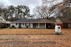 Pre-foreclosure in  GOWAN DR Memphis, TN 38127