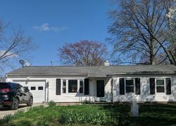 Pre-foreclosure Listing in TULSA AVE SALEM, IL 62881