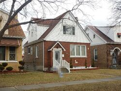 Pre-foreclosure in  S 19TH AVE Broadview, IL 60155