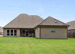 Pre-foreclosure in  SERENITY COVE DR Gonzales, LA 70737