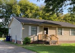 Pre-foreclosure Listing in LINDSEY DR COLUMBIA, TN 38401