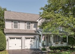 Pre-foreclosure in  LARRABEE DR Geneva, IL 60134