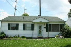 Pre-foreclosure in  GRAND AVE Columbus, IN 47201