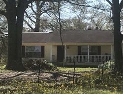 Pre-foreclosure Listing in CATAHOULA HWY SAINT MARTINVILLE, LA 70582