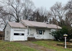 Pre-foreclosure Listing in MAPLE DR JACKSON, MI 49203