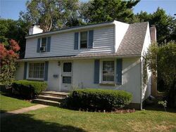 Pre-foreclosure in  LAURELTON RD Rochester, NY 14609