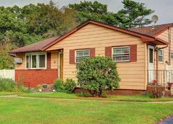 Pre-foreclosure in  SCHENECTADY AVE West Babylon, NY 11704