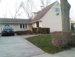 Pre-foreclosure in  JULIE CRES Central Islip, NY 11722