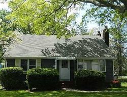 Pre-foreclosure Listing in W 13TH ST DEER PARK, NY 11729