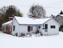 Pre-foreclosure in  PLEASURE ST Milford, MI 48381