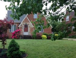 Pre-foreclosure in  SOUTHINGTON DR Cleveland, OH 44129
