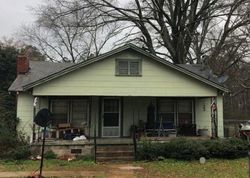 Pre-foreclosure in  EASTWOOD AVE Talladega, AL 35160