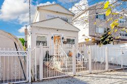 Pre-foreclosure in  ROBINSON AVE Bronx, NY 10465