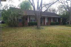 Pre-foreclosure Listing in AMY DR BAYTOWN, TX 77520