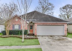  Country Garden Ln, Lafayette LA