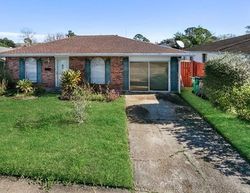 Pre-foreclosure in  BEECHWOOD DR Harvey, LA 70058