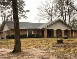 Pre-foreclosure in  PEART LN Pineville, LA 71360