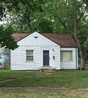 Pre-foreclosure in  CHURCHILL AVE Flint, MI 48506