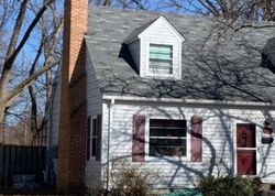 Pre-foreclosure in  ROSELAWN AVE W Saint Paul, MN 55113
