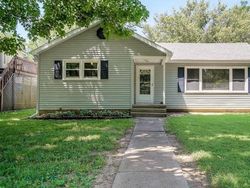 Pre-foreclosure Listing in NW 15TH ST BLUE SPRINGS, MO 64015
