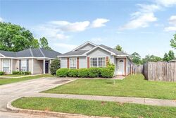 Pre-foreclosure in  SEASONS CT Mobile, AL 36695