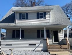 Pre-foreclosure Listing in CLEVELAND AVE MILFORD, CT 06460