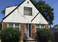 Pre-foreclosure Listing in 121ST AVE SAINT ALBANS, NY 11412