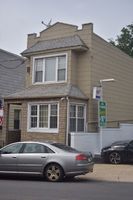 Pre-foreclosure Listing in COOPER AVE RIDGEWOOD, NY 11385
