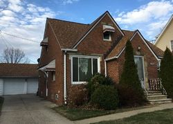 Pre-foreclosure in  E PARK DR Cleveland, OH 44119