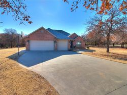 Pre-foreclosure Listing in FOX RUN LN BLANCHARD, OK 73010