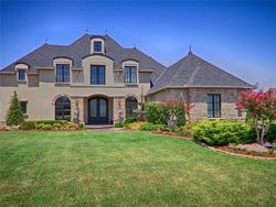 Pre-foreclosure in  SHORERUN DR Edmond, OK 73012