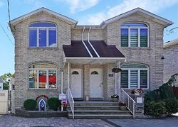 Pre-foreclosure in  RICHMOND RD Staten Island, NY 10306